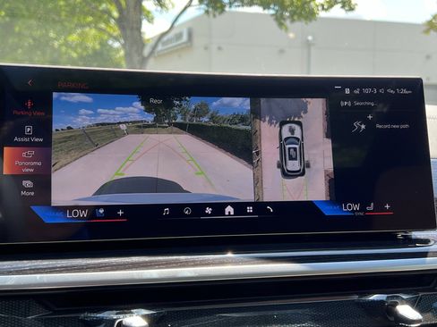 Used 2026 BMW X5 sDrive40i w/ M Sport Package image 28