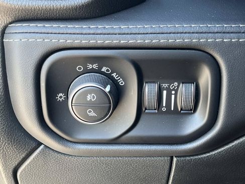 Used 2023 RAM 2500 Limited AWD/4WD image 28