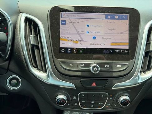 Used 2019 Chevrolet Equinox LT w/ Sun & Navigation Package FWD image 10