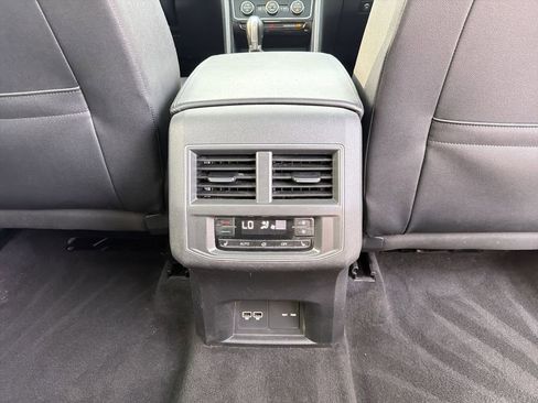 Used 2018 Volkswagen Atlas SEL Premium image 23