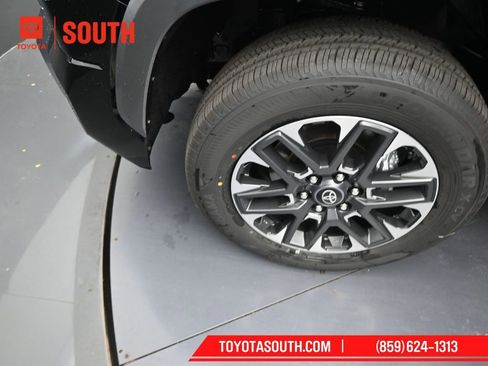 Used 2025 Toyota Tundra Limited w/ Power Package image 38