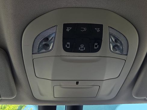 Used 2022 Chrysler Pacifica Touring-L FWD image 21