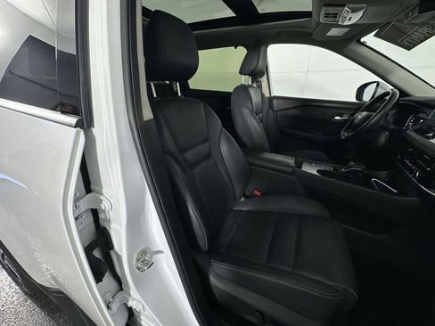 Certified 2025 Nissan Rogue SL w/ SL Premium Package image 31
