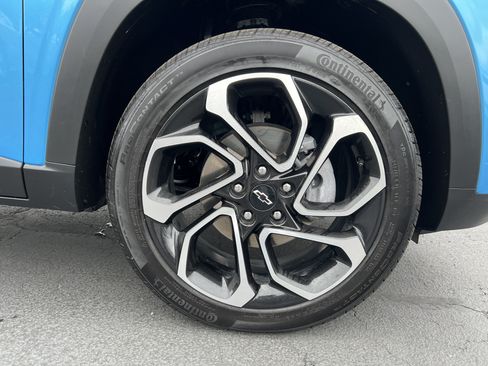 Used 2025 Chevrolet Trax RS w/ Driver Confidence Package FWD image 11