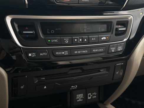 Used 2022 Honda Pilot Touring image 20