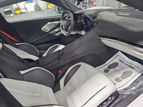 Used 2023 Chevrolet Corvette Stingray Premium Cpe w/ Z51 Performance Package RWD image 12