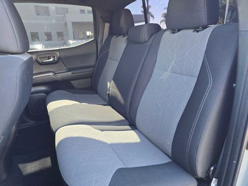 Used 2022 Toyota Tacoma TRD Sport image 18