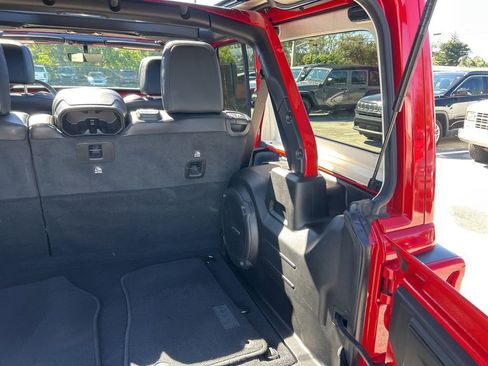 Certified 2021 Jeep Wrangler Unlimited Rubicon image 34