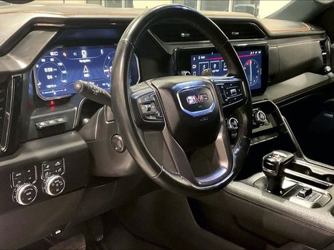Used 2024 GMC Sierra 1500 AT4 w/ Technology Package image 17