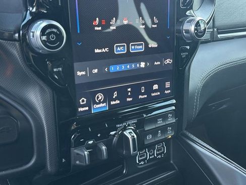 Used 2023 RAM 3500 Limited image 35