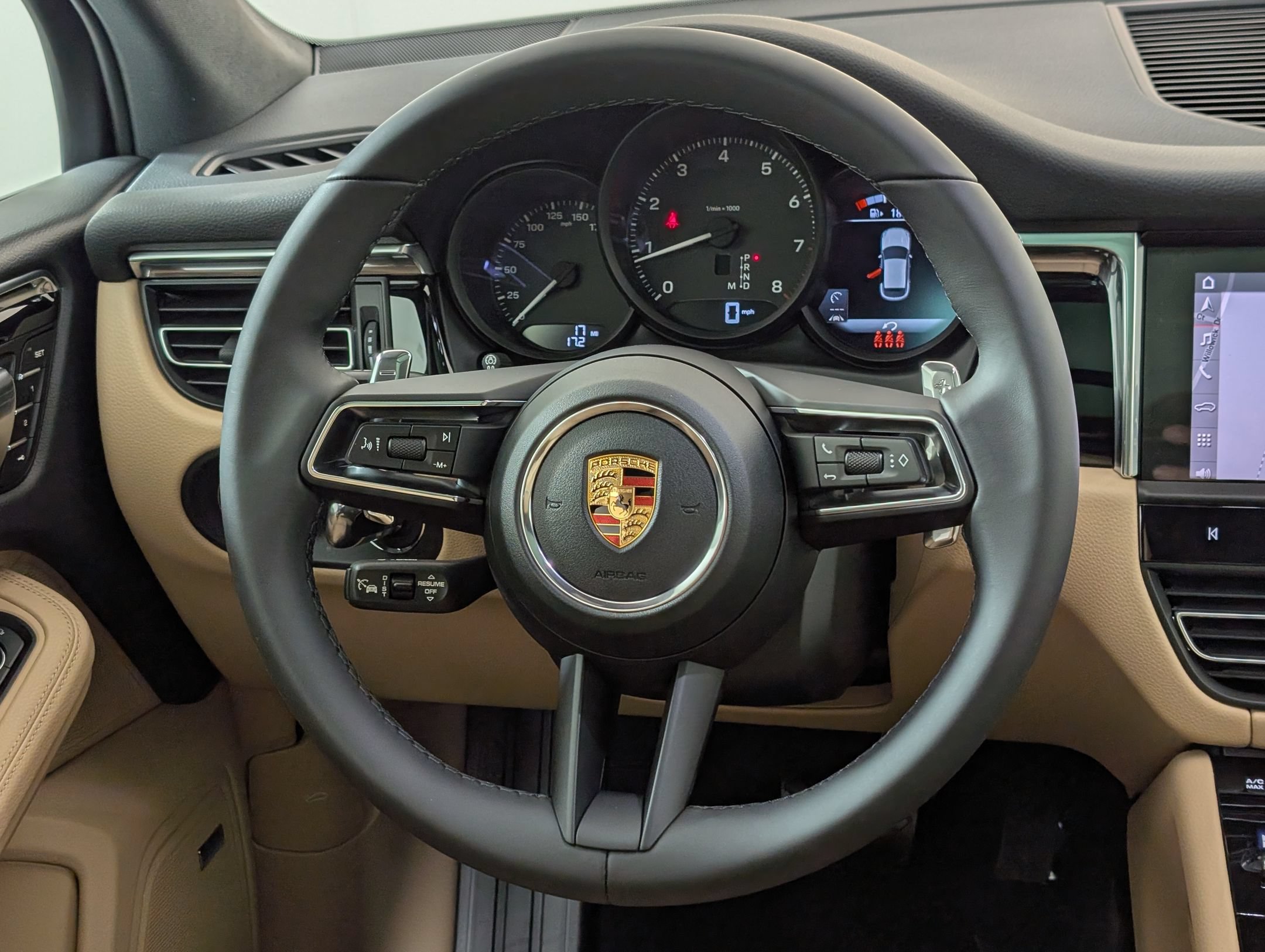 Certified 2026 Porsche Macan AWD/4WD image 13