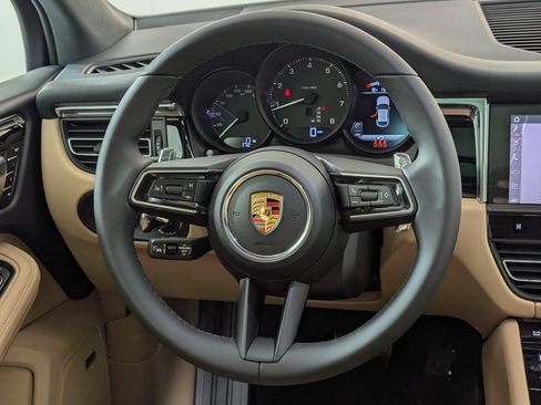 Used 2026 Porsche Macan AWD/4WD image 13