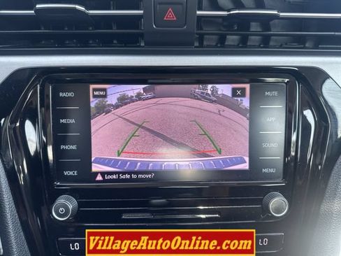 Used 2022 Volkswagen Passat 2.0T SE FWD image 20