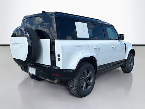 New 2026 Land Rover Defender 110 X-Dynamic SE AWD/4WD image 5