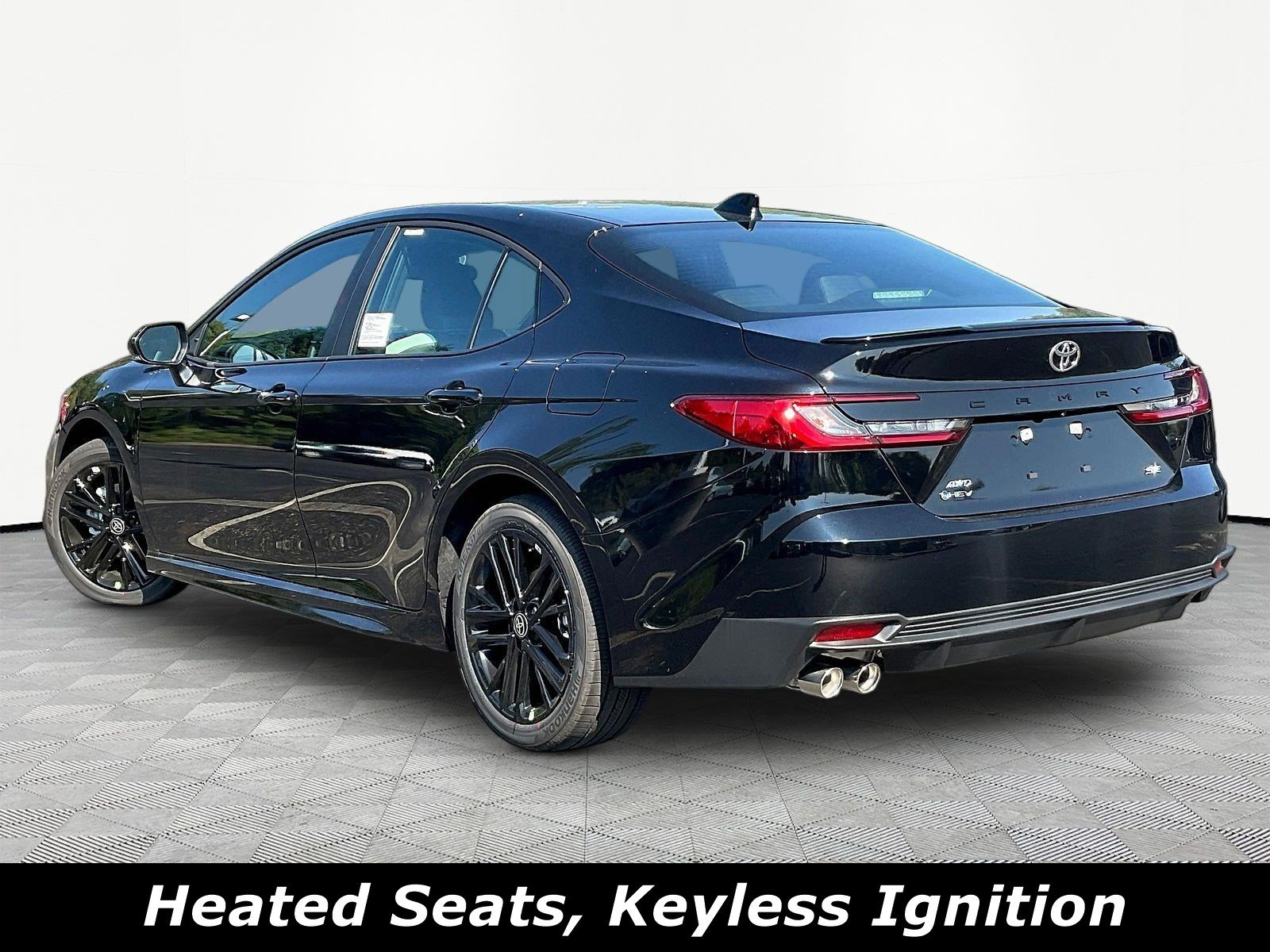 Used 2026 Toyota Camry SE AWD/4WD image 4