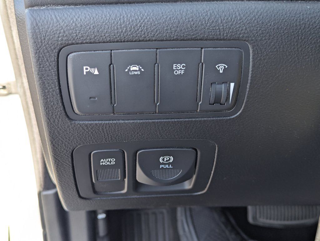 Used 2014 Hyundai Genesis 3.8 w/ Technology Package 03 RWD image 21