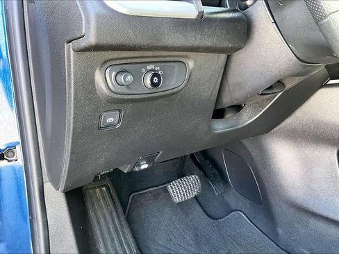 Used 2022 GMC Terrain SLE w/ Driver Convenience Package FWD image 31