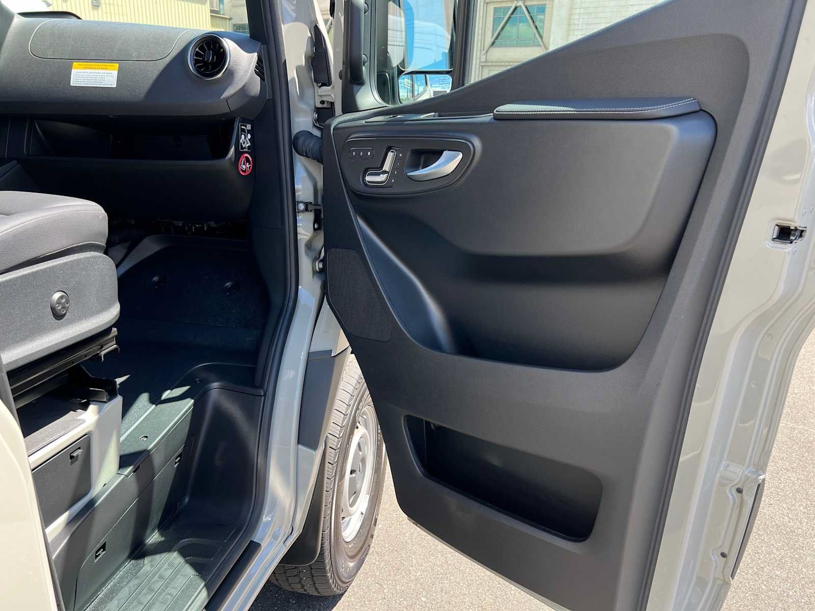 Used 2026 Mercedes-Benz Sprinter 2500 image 10