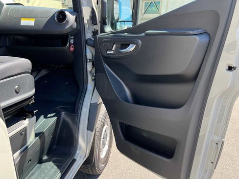 Used 2026 Mercedes-Benz Sprinter 2500 image 10