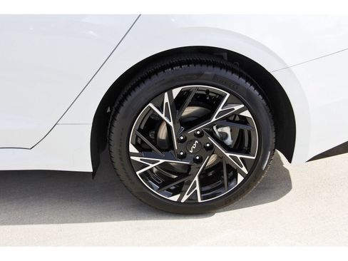 Used 2025 Kia K5 GT-Line AWD/4WD image 31
