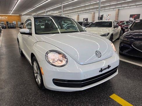Used 2013 Volkswagen Beetle TDI FWD image 4