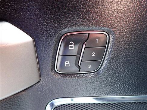 Used 2019 Ford F150 Lariat RWD image 16