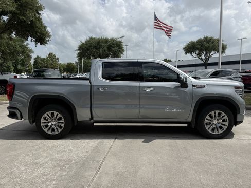 Used 2025 GMC Sierra 1500 Denali w/ Denali Reserve Package AWD/4WD image 3