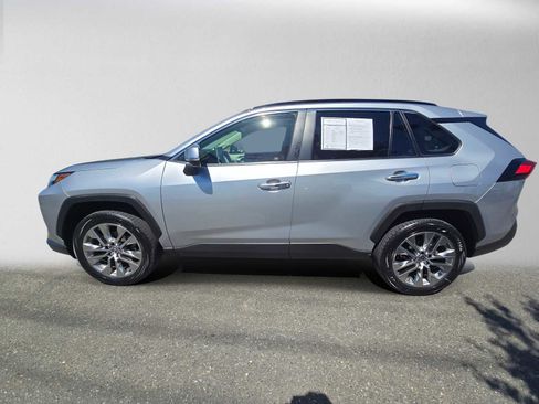 Used 2022 Toyota RAV4 Limited AWD/4WD image 4
