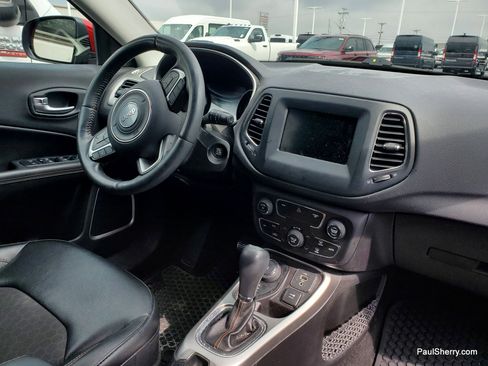 Used 2020 Jeep Compass Latitude w/ Popular Equipment Group AWD/4WD image 6