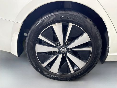 Used 2022 Nissan Altima 2.5 SV w/ SV Premium Package FWD image 33