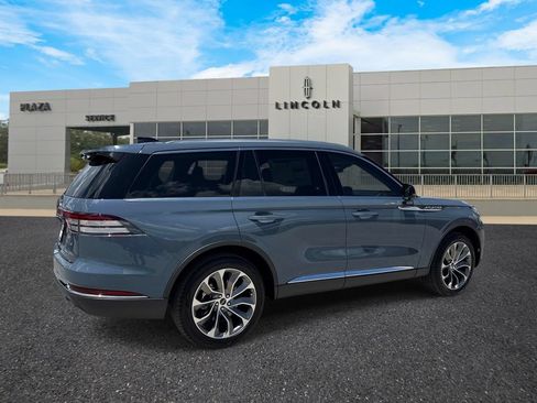 New 2026 Lincoln Aviator AWD image 3