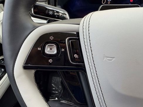 New 2026 Lincoln Aviator AWD image 37