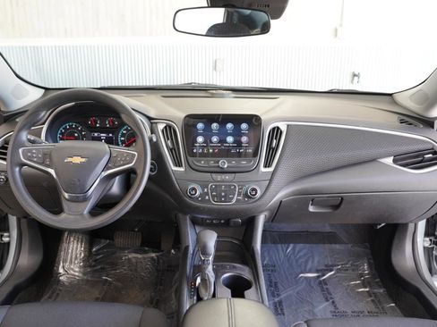 Used 2025 Chevrolet Malibu LT image 17