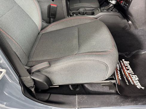 Used 2025 Jeep Wrangler Unlimited Rubicon image 33