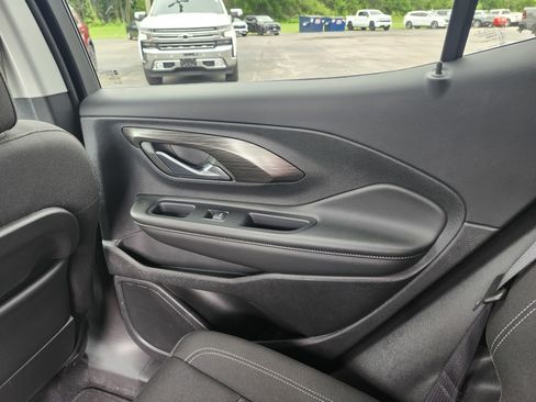 Used 2024 GMC Terrain SLE image 30