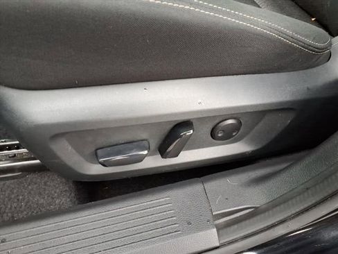 Used 2025 Nissan Rogue SV FWD image 14