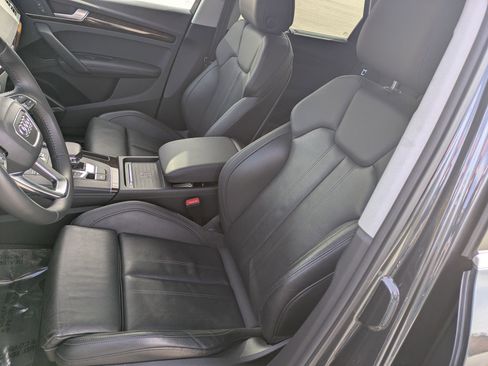 Used 2019 Audi Q5 Prestige w/ Prestige Package image 19