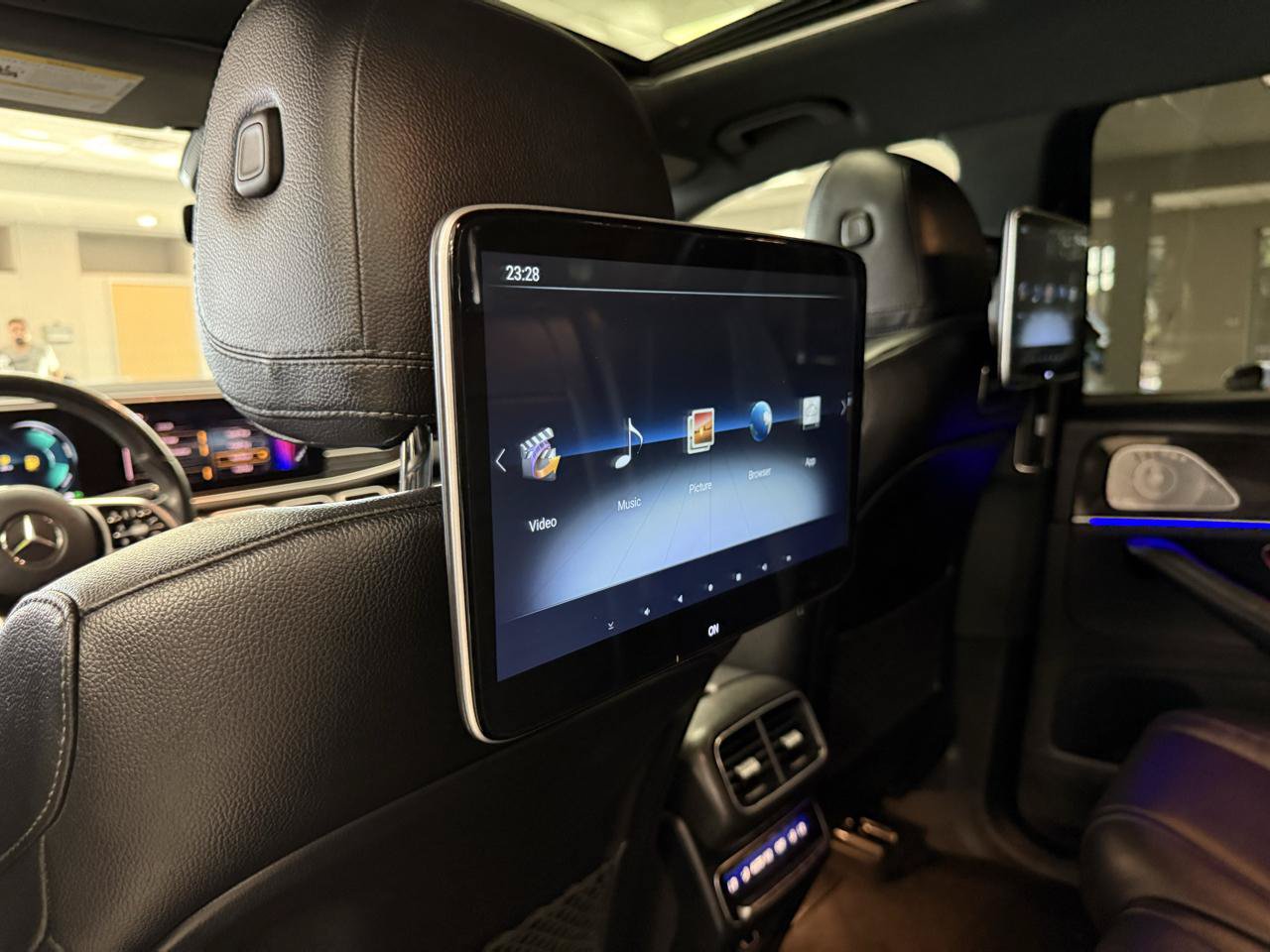 Used 2020 Mercedes-Benz GLS 450 4MATIC image 12