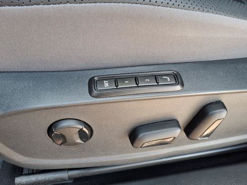 Certified 2025 Volkswagen ID.4 Pro S AWD/4WD image 21