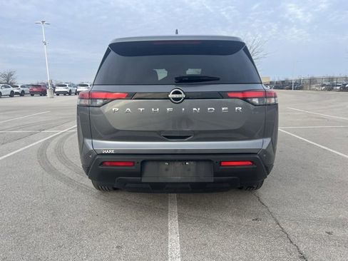 Used 2022 Nissan Pathfinder S image 7