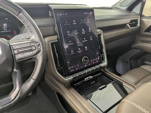 Used 2025 GMC Yukon Denali Ultimate image 15