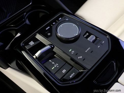 Certified 2024 BMW 530i xDrive w/ Premium Package image 26