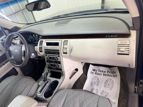 Used 2011 Ford Flex SEL w/ Rapid Spec Order Code FWD image 30