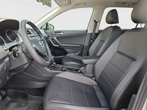 Used 2020 Volkswagen Tiguan SE AWD/4WD image 16