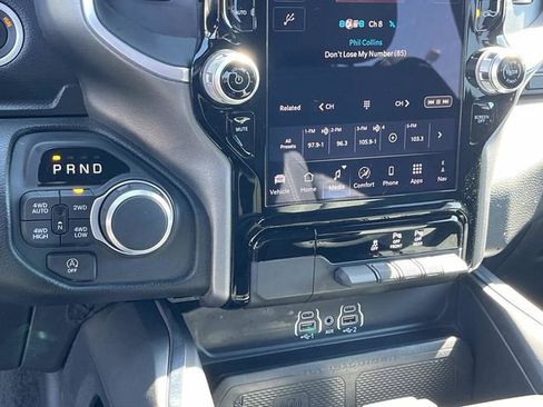 Used 2025 RAM 1500 Big Horn AWD/4WD image 35
