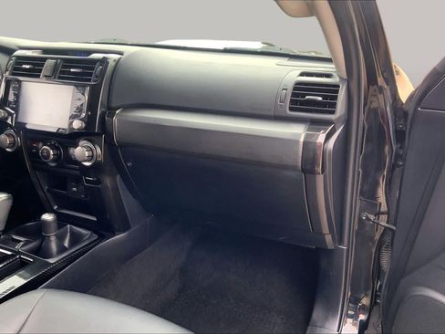 Used 2021 Toyota 4Runner Venture w/ Moonroof Package AWD/4WD image 18