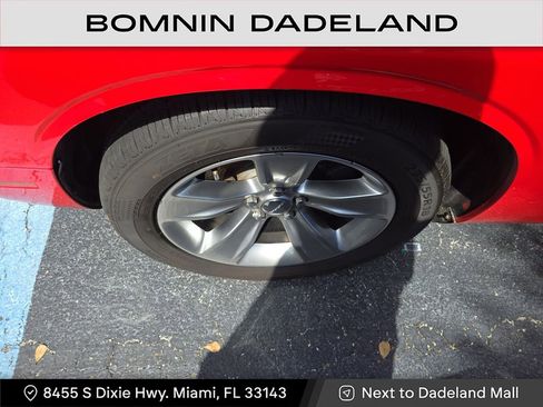 Used 2020 Dodge Challenger SXT image 9