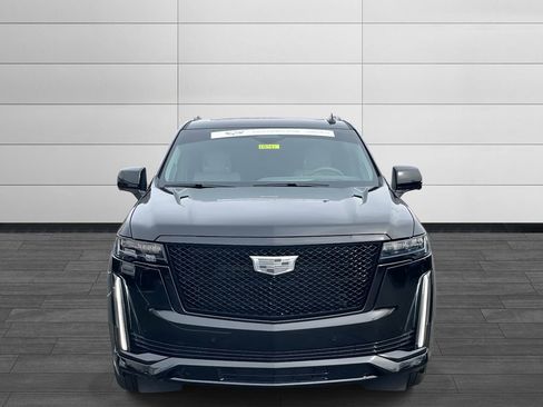 Used 2024 Cadillac Escalade Sport Platinum w/ LPO, ONYX Package image 8