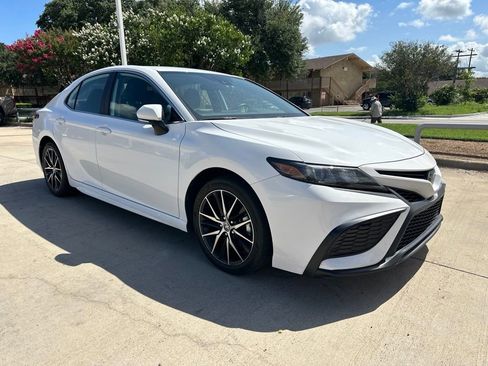 Used 2024 Toyota Camry SE FWD image 23