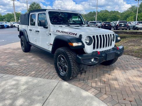 Used 2023 Jeep Gladiator Rubicon w/ Cold Weather Group AWD/4WD image 7